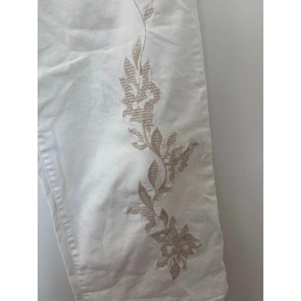 Boho coquette Robert Rodriguez Embroidered High Rise Wide Leg Crop Jeans Size 12